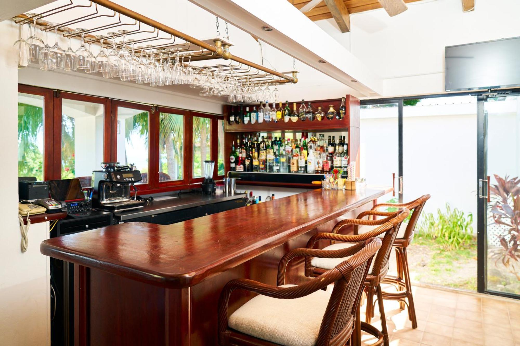 Mount Nevis Hotel Екстериор снимка